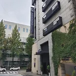 Newmond Hotel